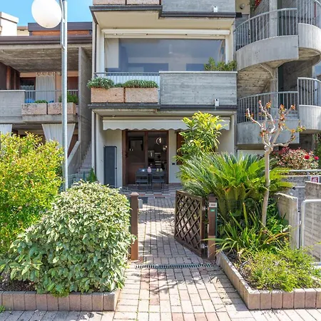Apartment Apt Green Desenzano Desenzano del Garda